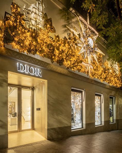 Dior Boutique stores locator 